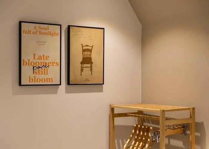 Wood&calm 우드앤캄 Station Apartment