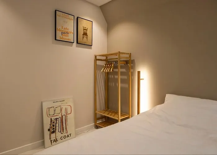 Wood&calm 우드앤캄 Station Apartment